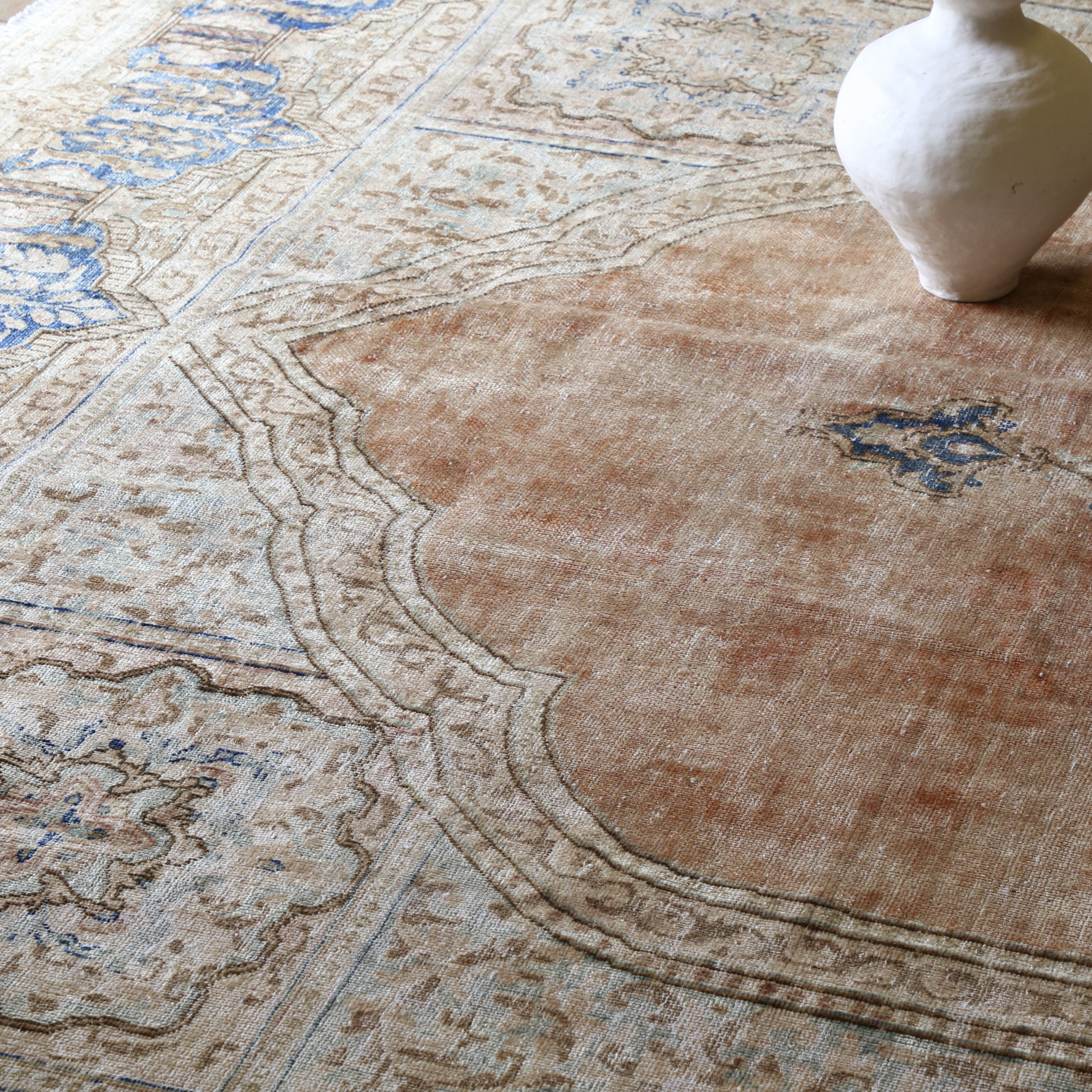 153-68 - Kerman Rug / Pamplemousse